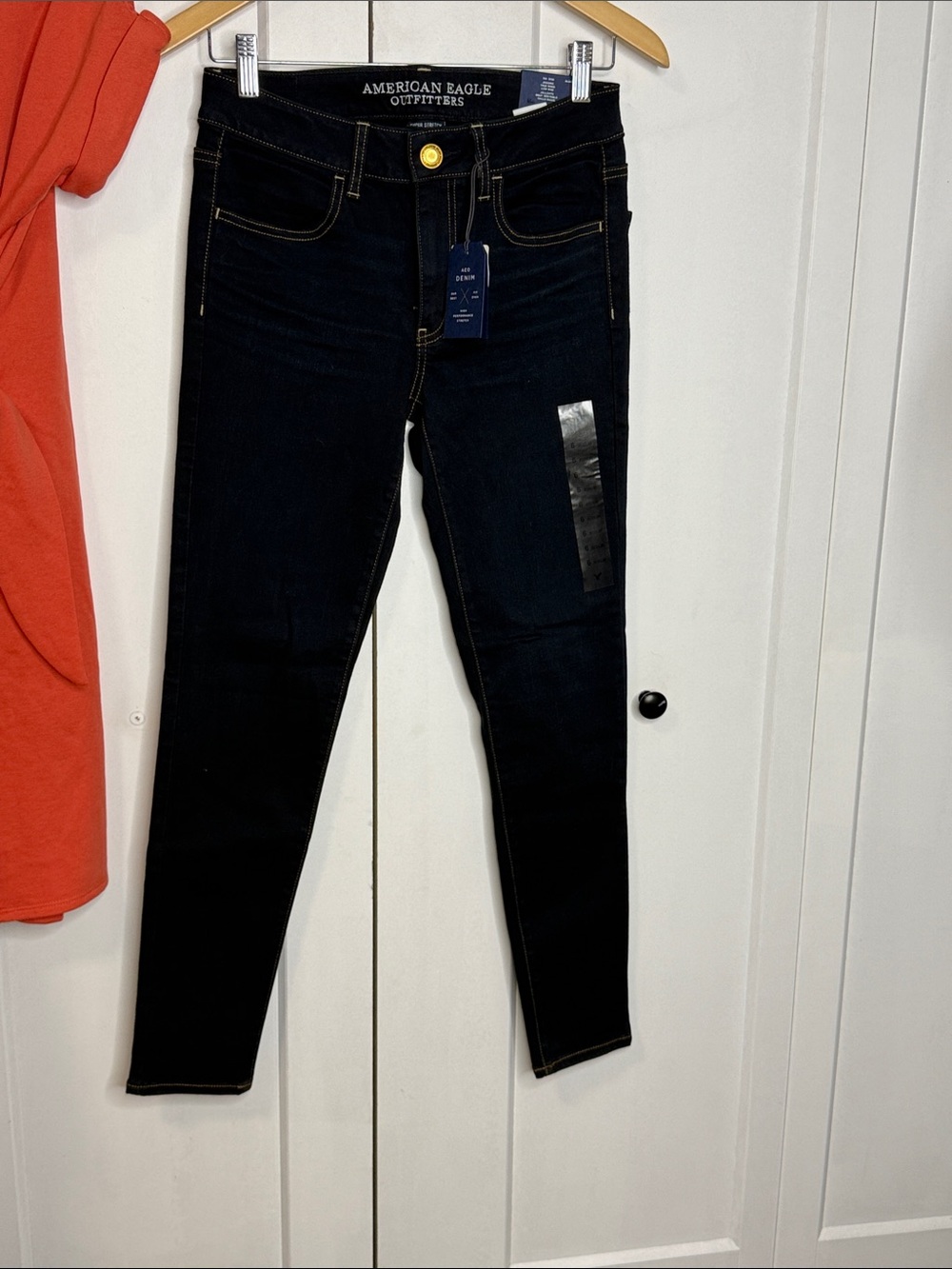 NWTs American Eagle Outfitters 6 Dark Blue wash Skinny Jeans